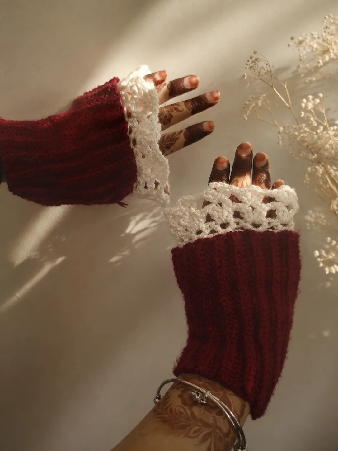 CROCHET CRIMSON LACE FINGERLESS GLOVES 🧤 — 2